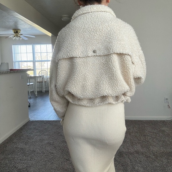 Jacket - Picture 2 of 9